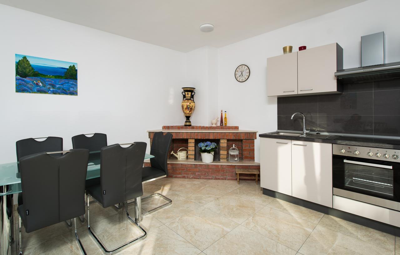 Cezar Luxury Apartment أوميس المظهر الخارجي الصورة