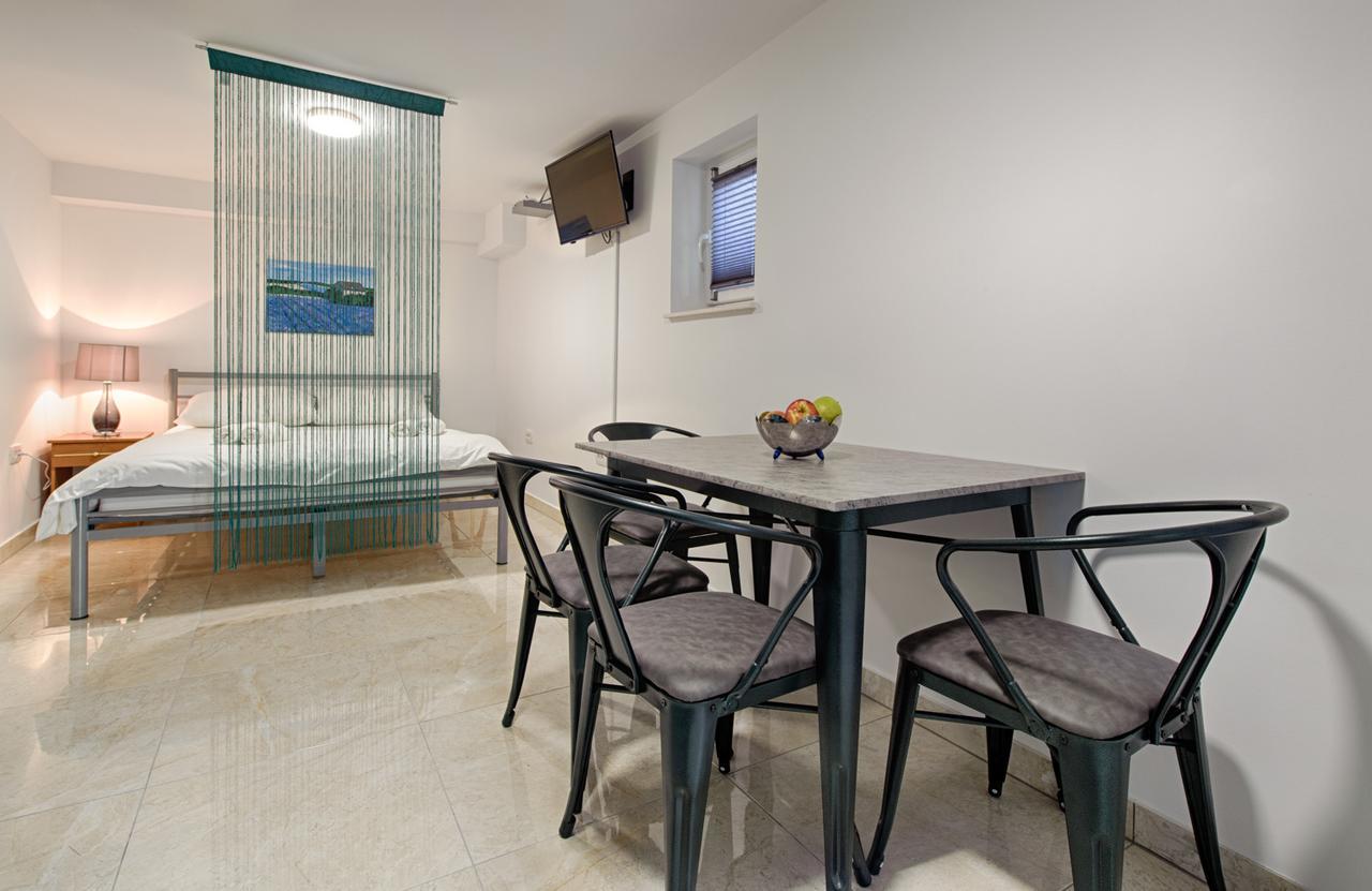 Cezar Luxury Apartment أوميس المظهر الخارجي الصورة