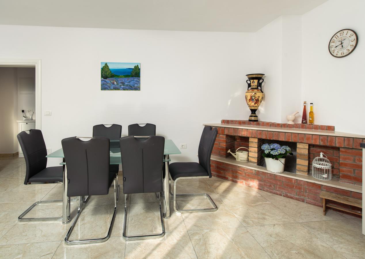 Cezar Luxury Apartment أوميس المظهر الخارجي الصورة