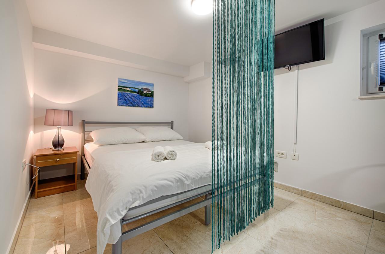 Cezar Luxury Apartment أوميس المظهر الخارجي الصورة